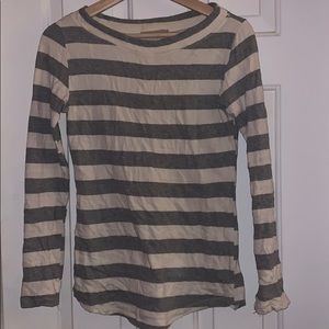 Selling clothes with no label